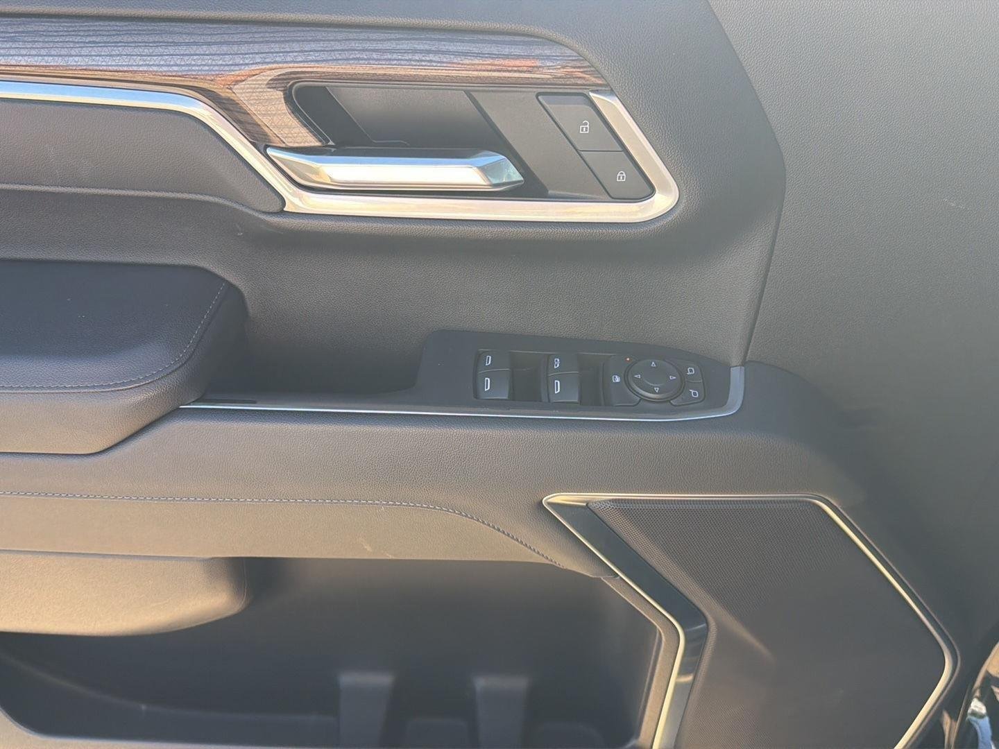 Used 2022 Black Chevrolet LT image 18