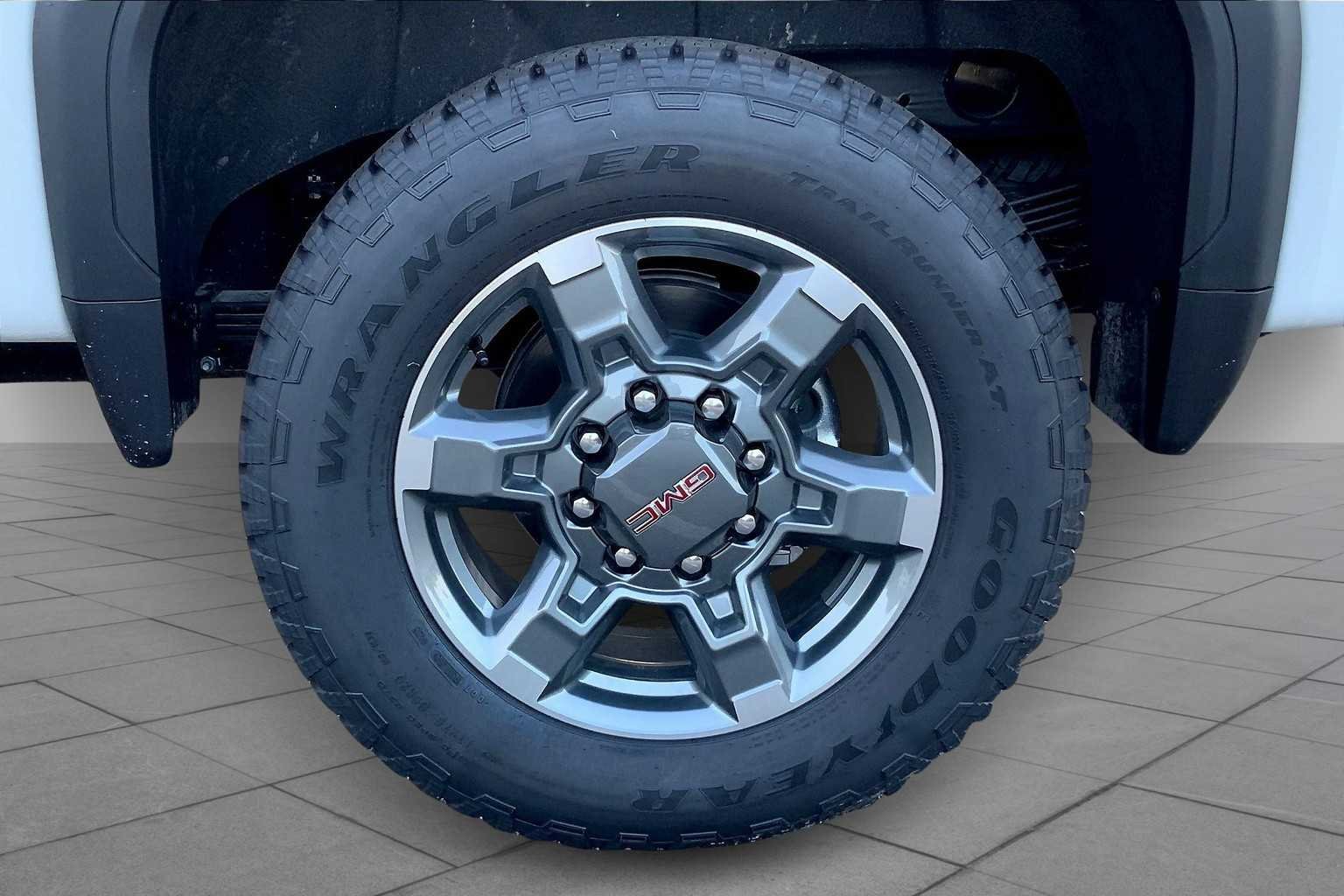 2025 GMC Sierra 2500HD SLT - Photo 11