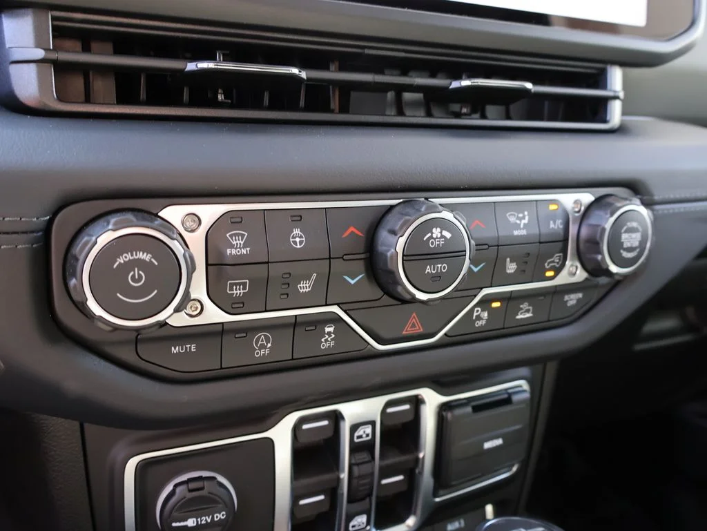 New 2026 Reign Exterior Paint Jeep Mojave image 35