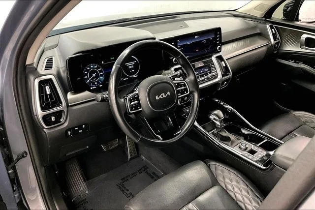 Used 2022 Everlasting Silver Kia SX-Prestige image 15