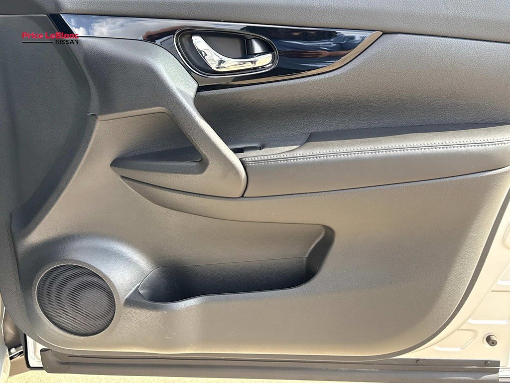 2022 Nissan Rogue Sport SL - Photo 12