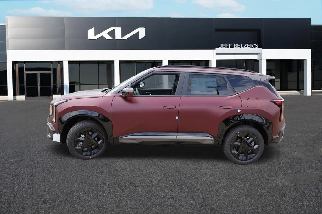 New 2027 Magma Red Matte Kia X-Line S image 6