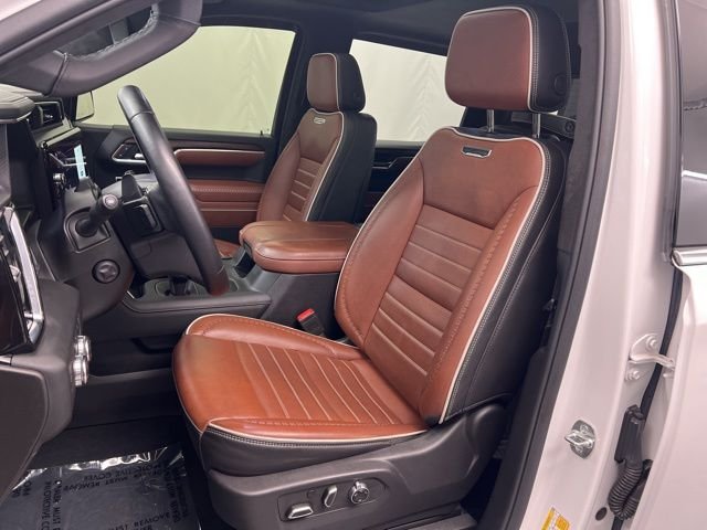 Used 2025 White GMC Denali Ultimate image 15
