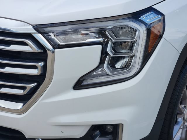 Used 2024 Summit White GMC SLT image 9