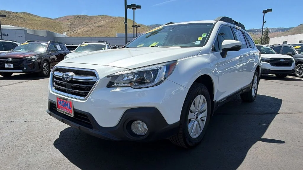 Used 2018 Crystal White Pearl Subaru 2.5i Premium image 7