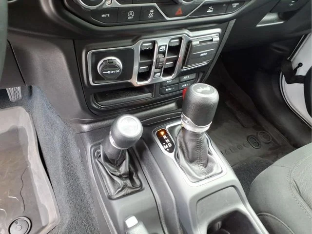 Used 2022 White Jeep Unlimited Willys image 27
