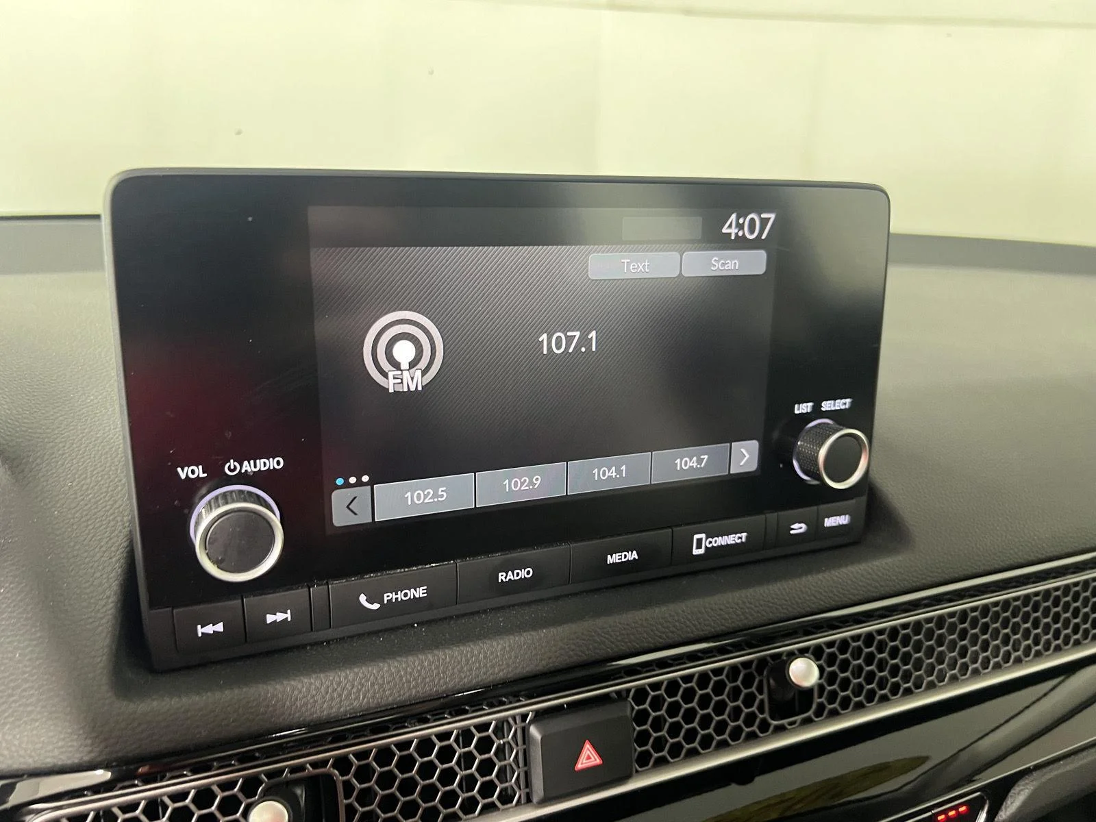 Used 2024 Platinum White Pearl Honda EX-L image 12