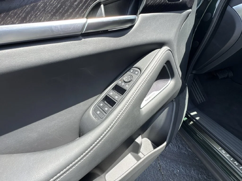 New 2027 2T DEEP EMRD INFINITI Autograph AWD image 24