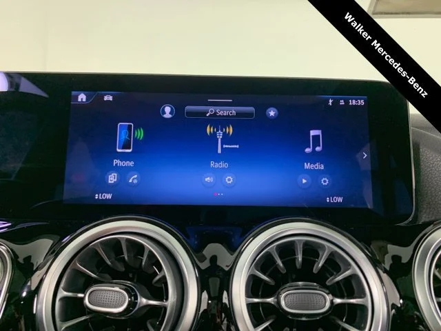 New 2025 Polar White Mercedes-Benz GLA 250 image 55