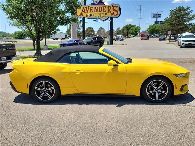 Used 2024 Yellow Splash Metallic Tri-Coat Ford EcoBoost Premium image 5