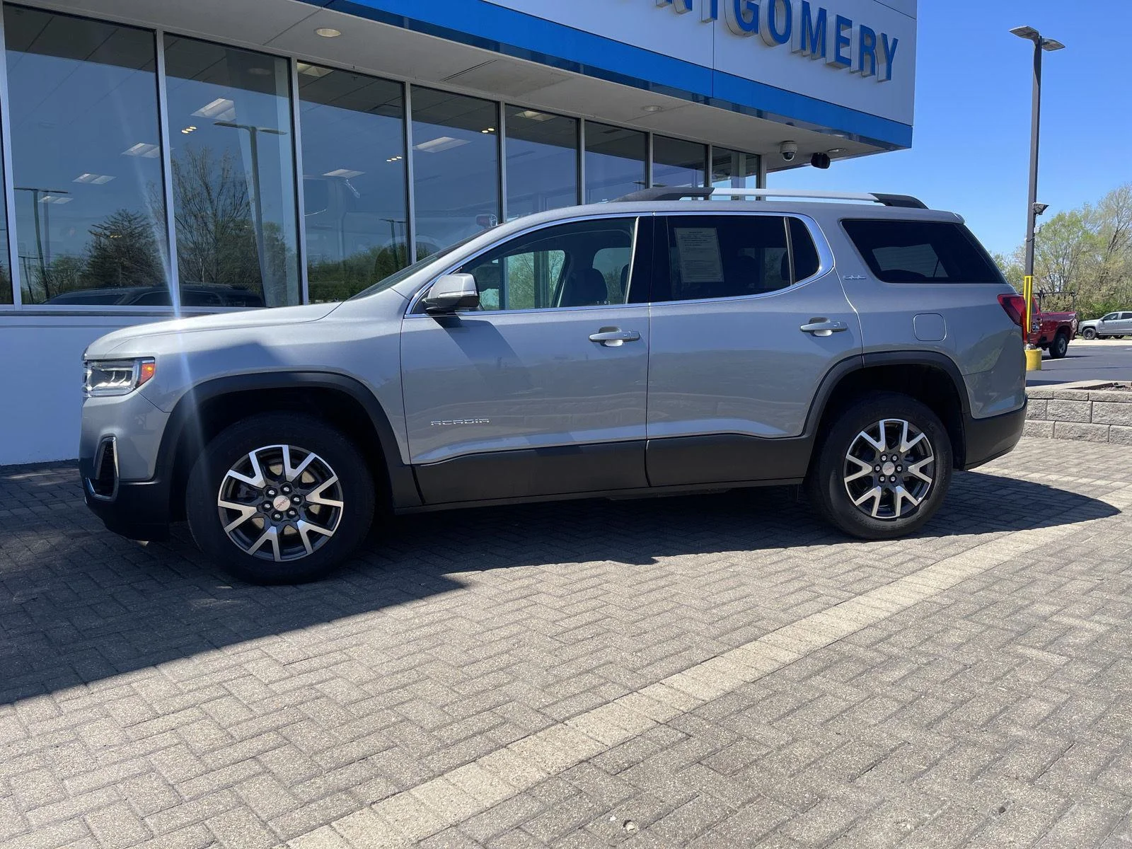 Used 2023 Sterling Metallic GMC SLE image 2