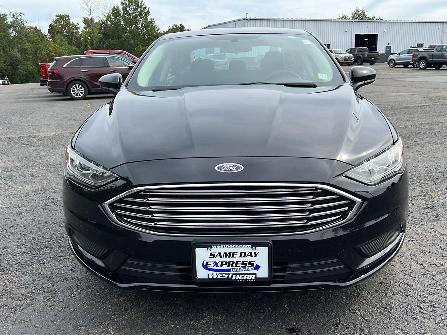 Used 2018 Shadow Black Ford SE image 17