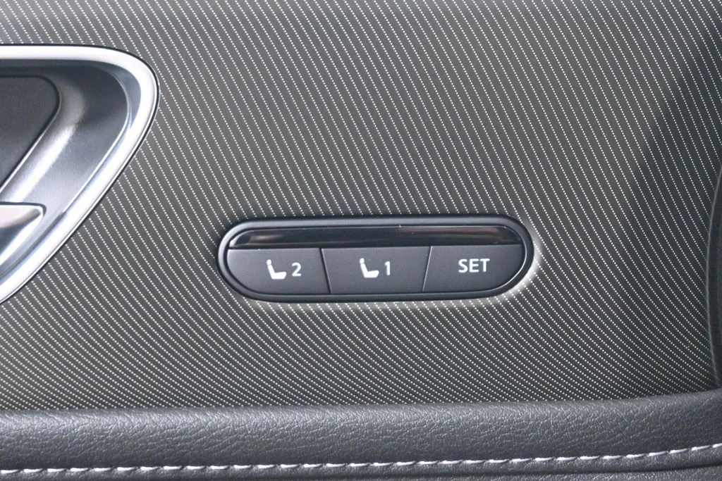 New 2027 White INFINITI LUXE image 27