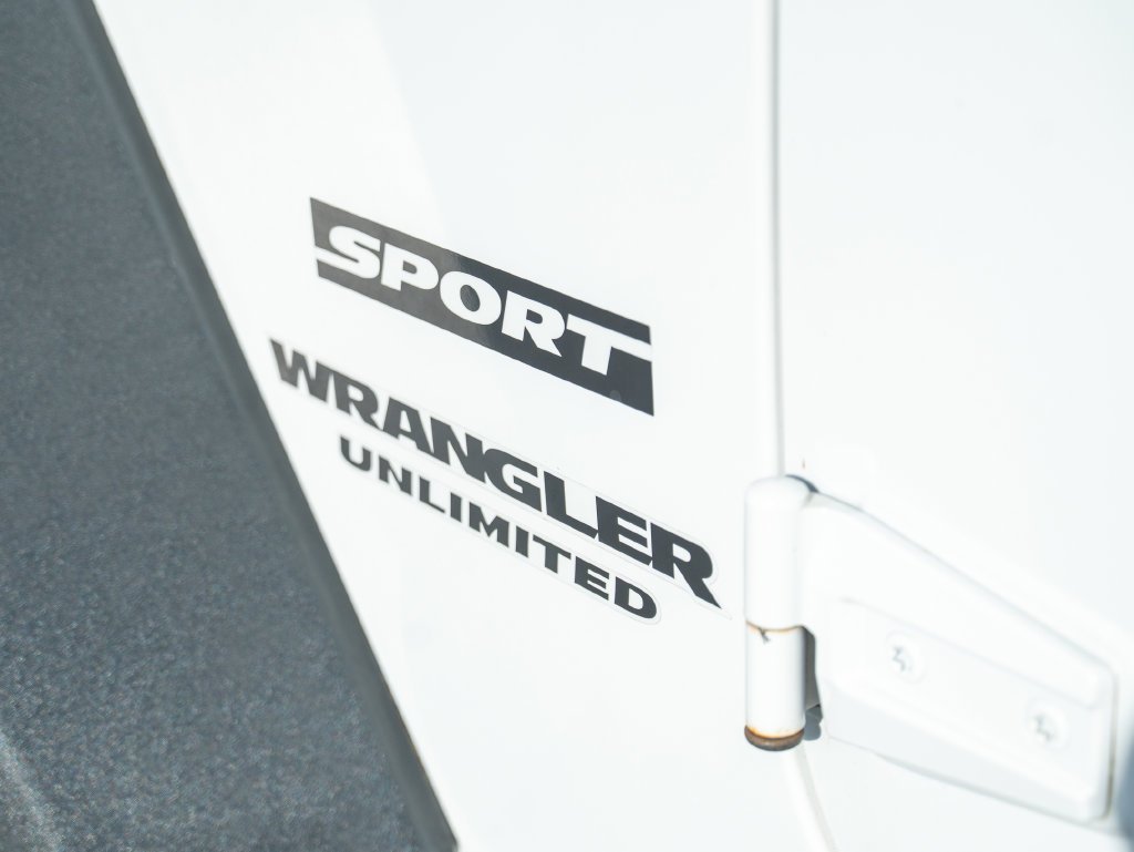 Used 2017 White Jeep Unlimited Sport image 9