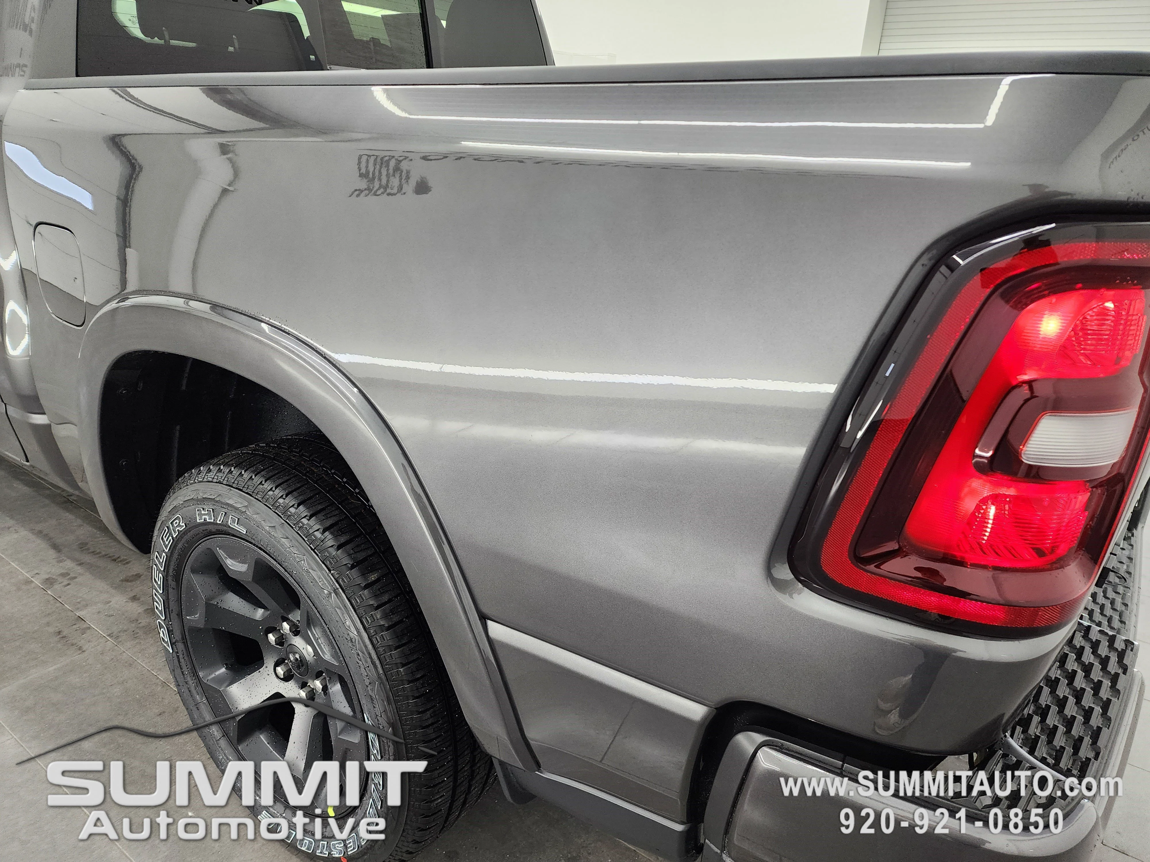 New 2026 Granite Crystal Metallic Clear-Coat Exterior Paint RAM Big Horn/Lone Star image 30
