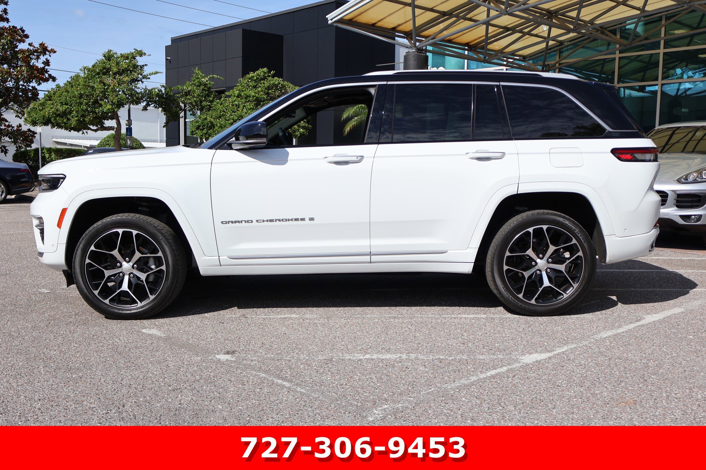 Used 2022 Bright White Clearcoat Jeep Summit Reserve image 6