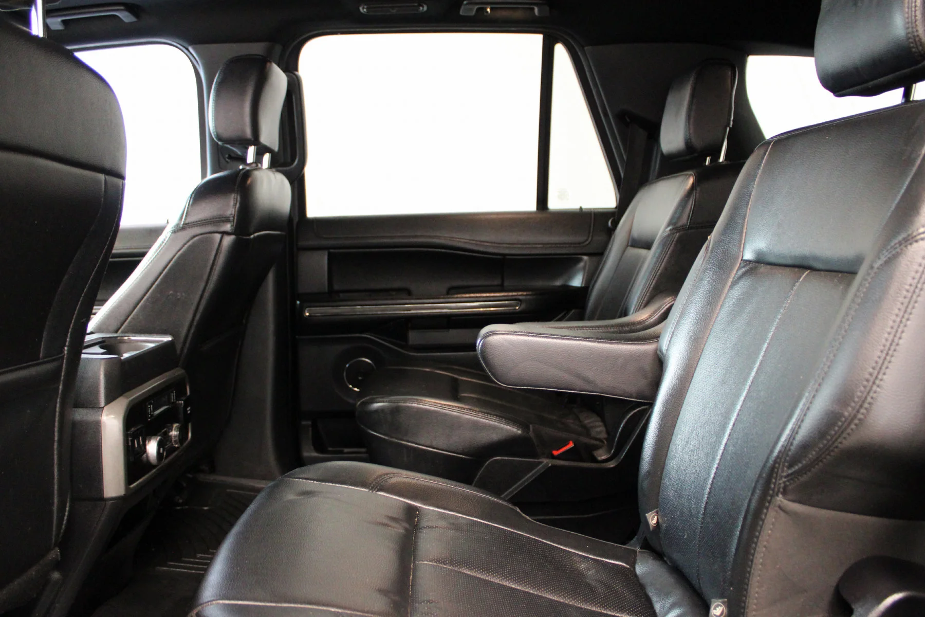 Used 2020 AGATE BLACK METALLIC Ford XLT 4x2 image 21
