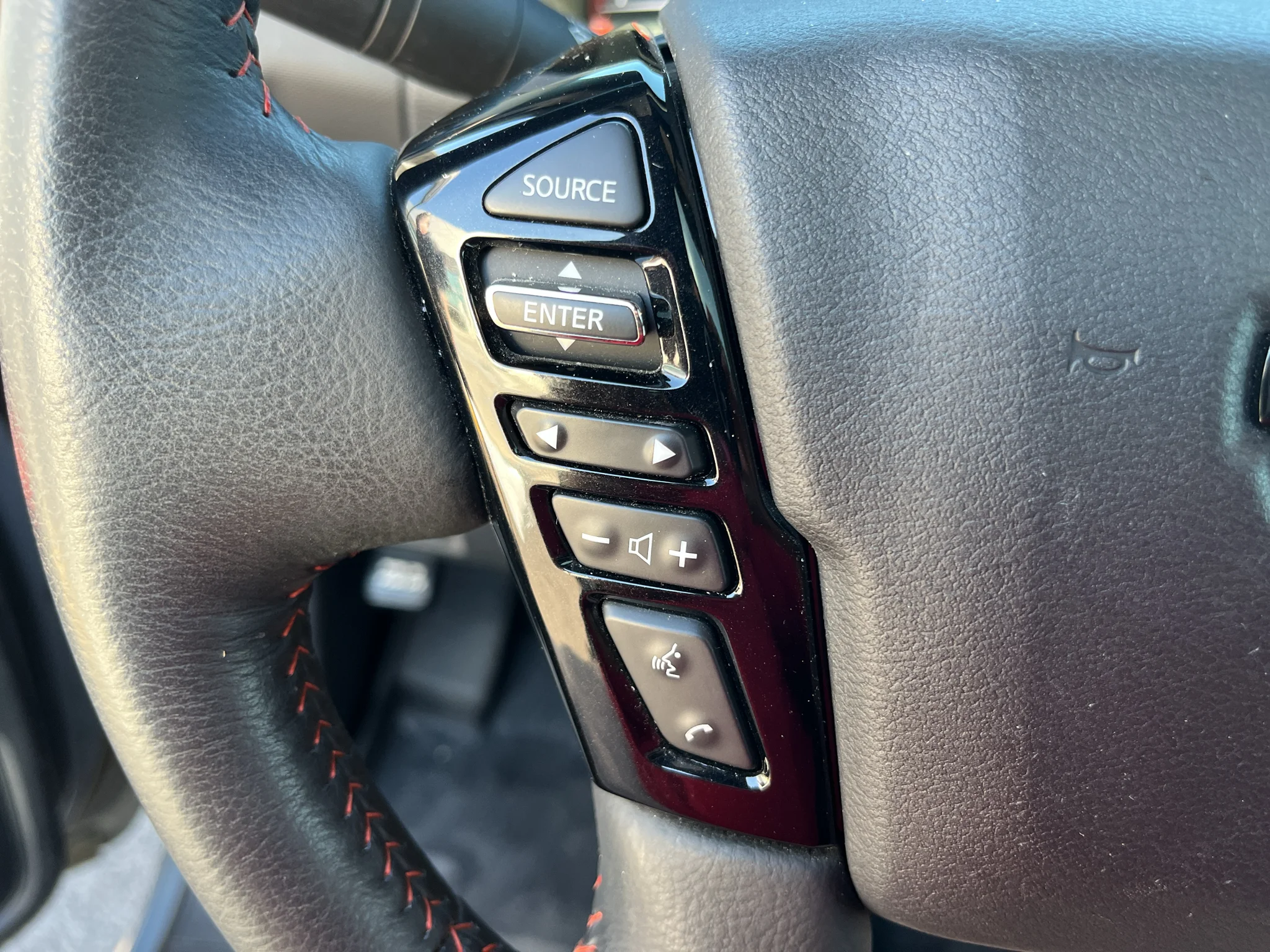 Used 2023 Boulder Gray Pearl Nissan PRO-4X image 17