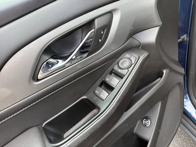 Used 2023 Northsky Blue Metallic Chevrolet LT Cloth image 18
