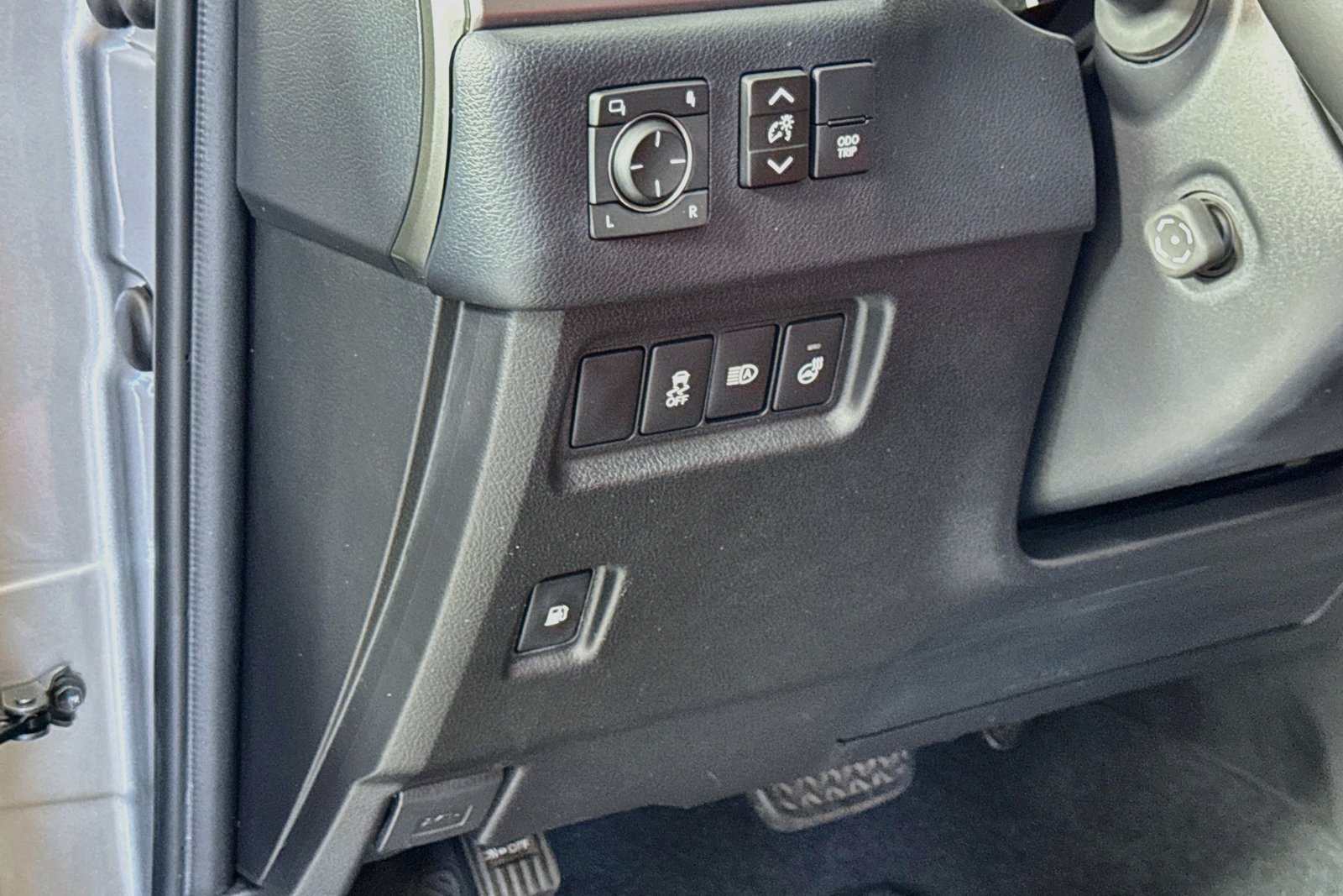 Used 2023 Atomic Silver Lexus GX 460 Premium image 10
