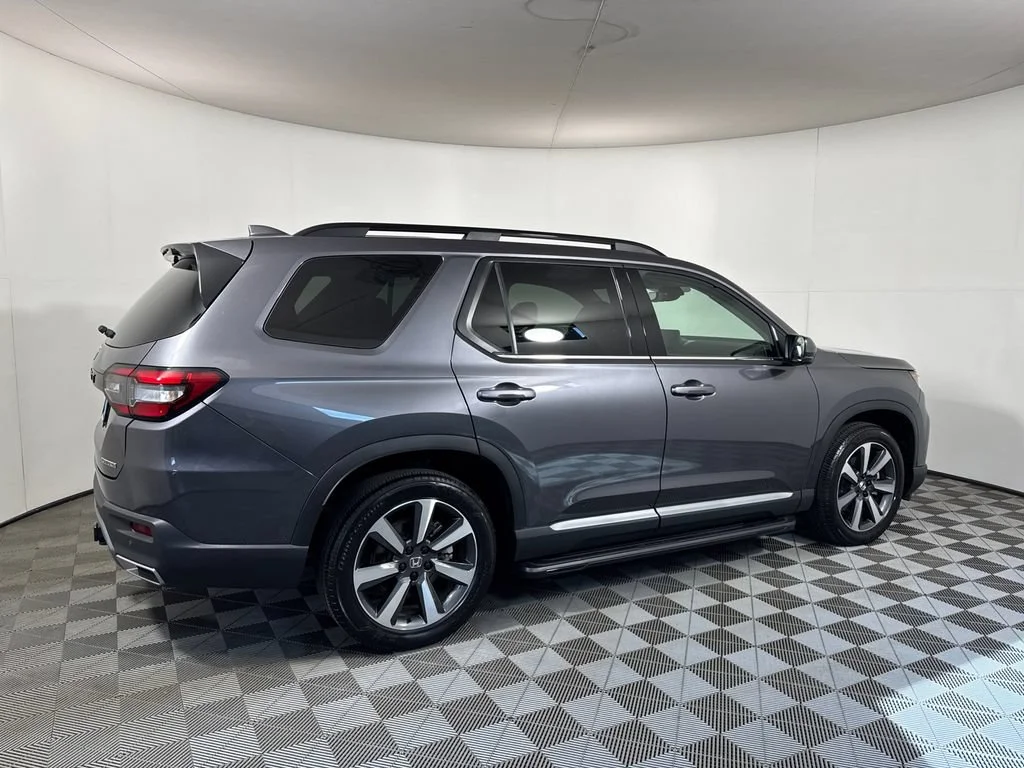 Used 2025 Gray Honda Touring image 8
