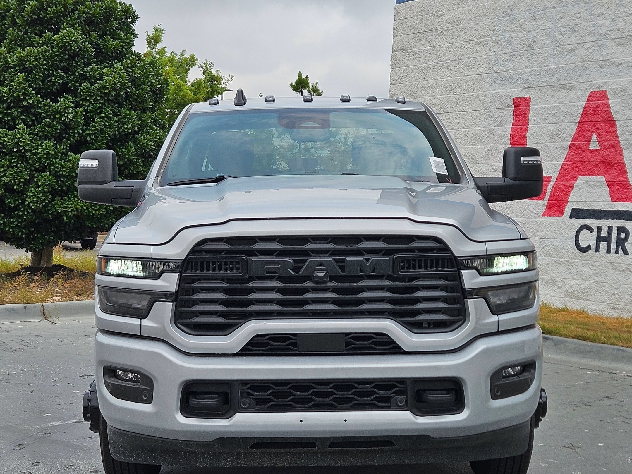 New 2026 Bright White Clear-Coat Exterior Paint RAM Big Horn image 2