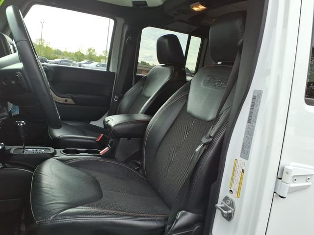 Used 2017 White Jeep Unlimited Sahara image 12