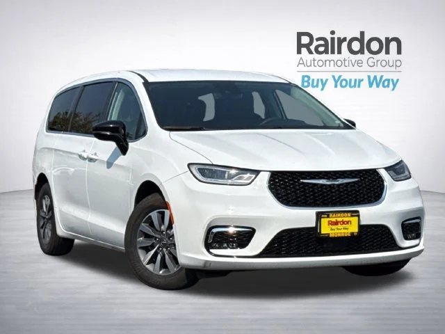 2024 Chrysler Pacifica PHEV Select