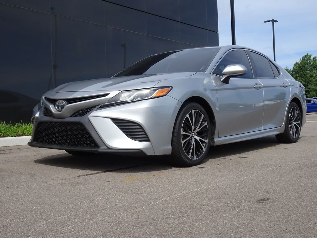 Used 2019 Silver Toyota SE image 26