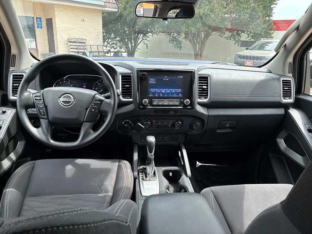 Used 2022 Blue Nissan SV image 19