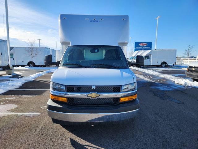 New 2026 Summit White Chevrolet 2WT image 2