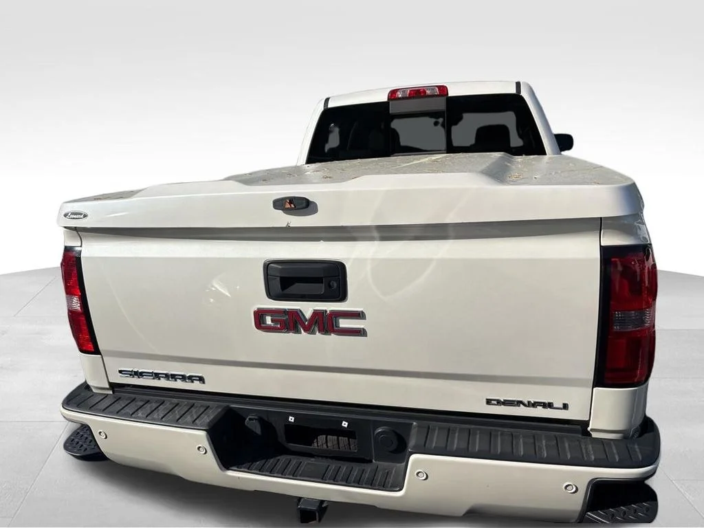 Used 2015 White GMC Denali image 15