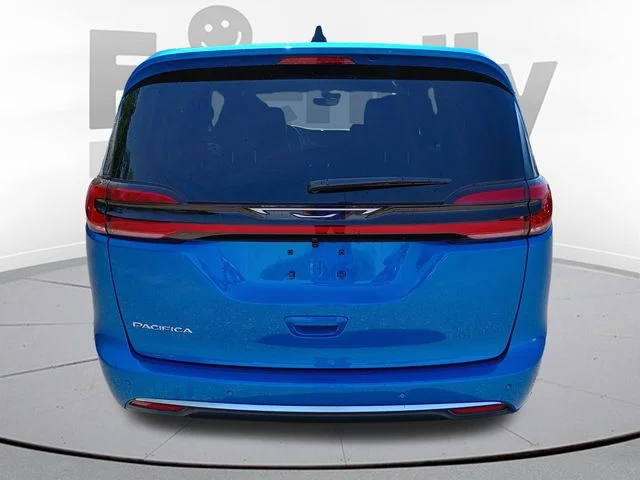 New 2027 Hydro Blue Pearl-Coat Exterior Paint Chrysler Select image 6