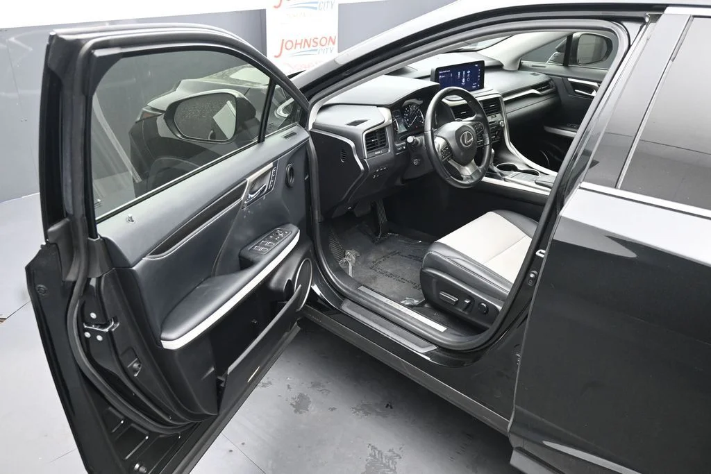 Used 2022 Black Lexus 350 image 22