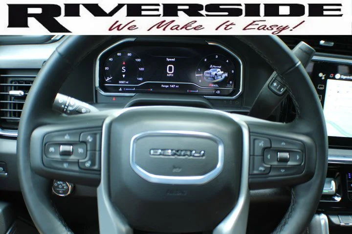 Certified Used 2025 White Frost Tricoat GMC Denali image 10