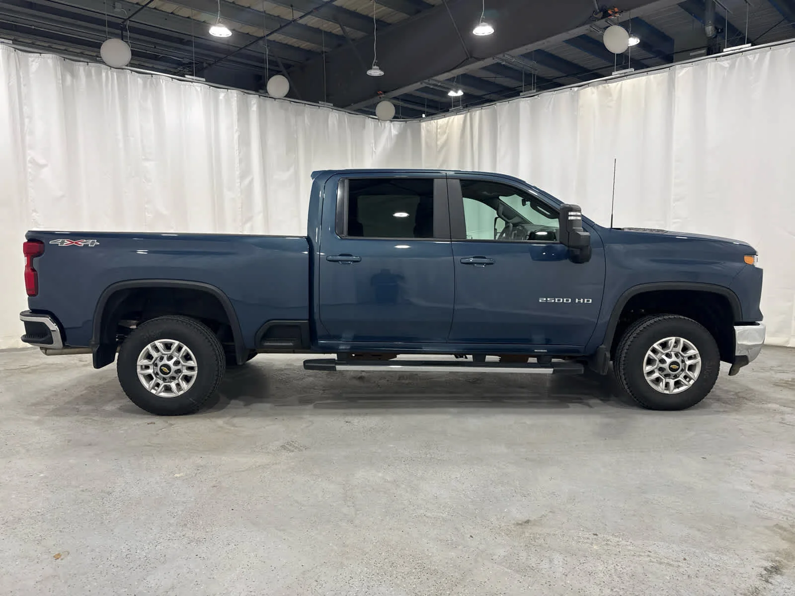 Used 2026 Lakeshore Blue Metallic Chevrolet LT image 6