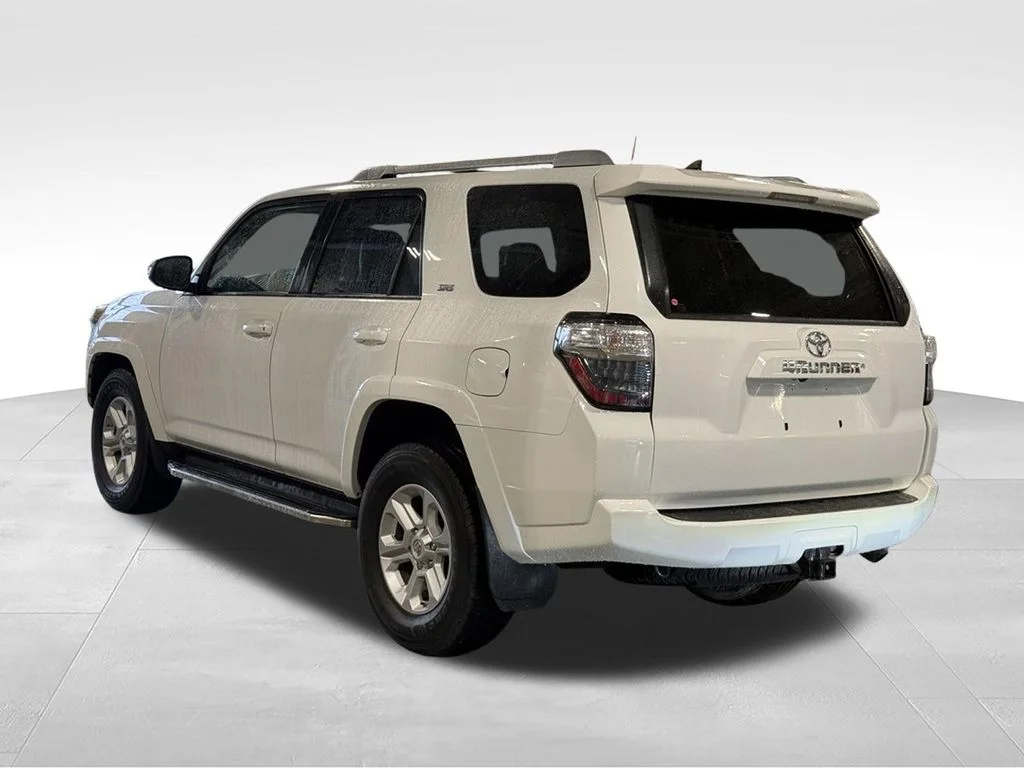 Used 2015 White Toyota SR5 Premium image 3