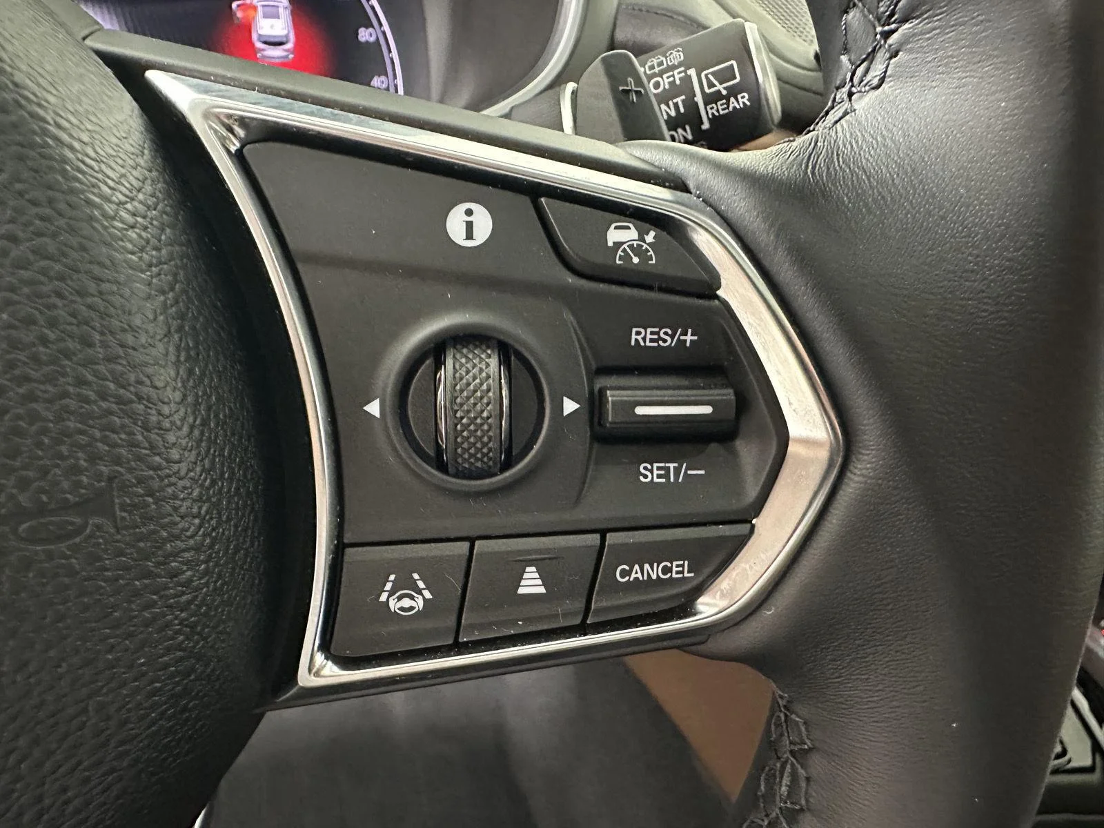 Used 2025 Platinum White Pearl Acura SH-AWD w/Tech image 12
