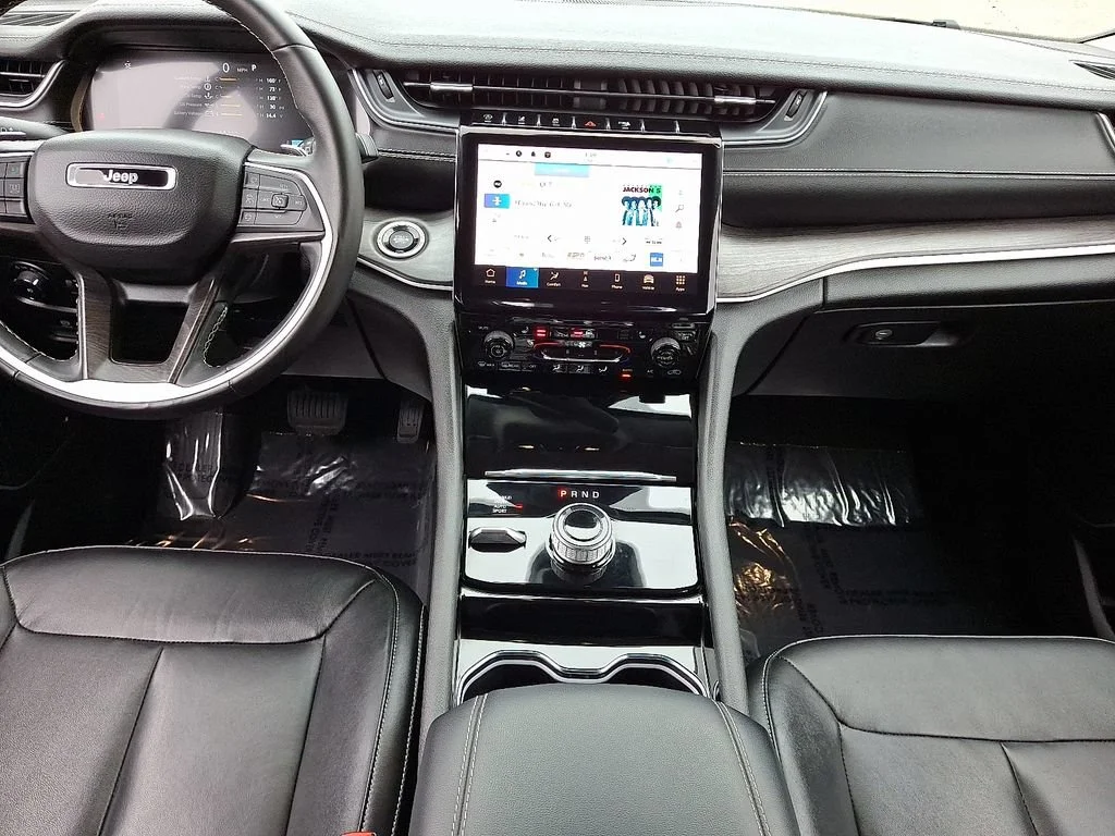 Used 2022 Silver Jeep Limited 4x4 image 16