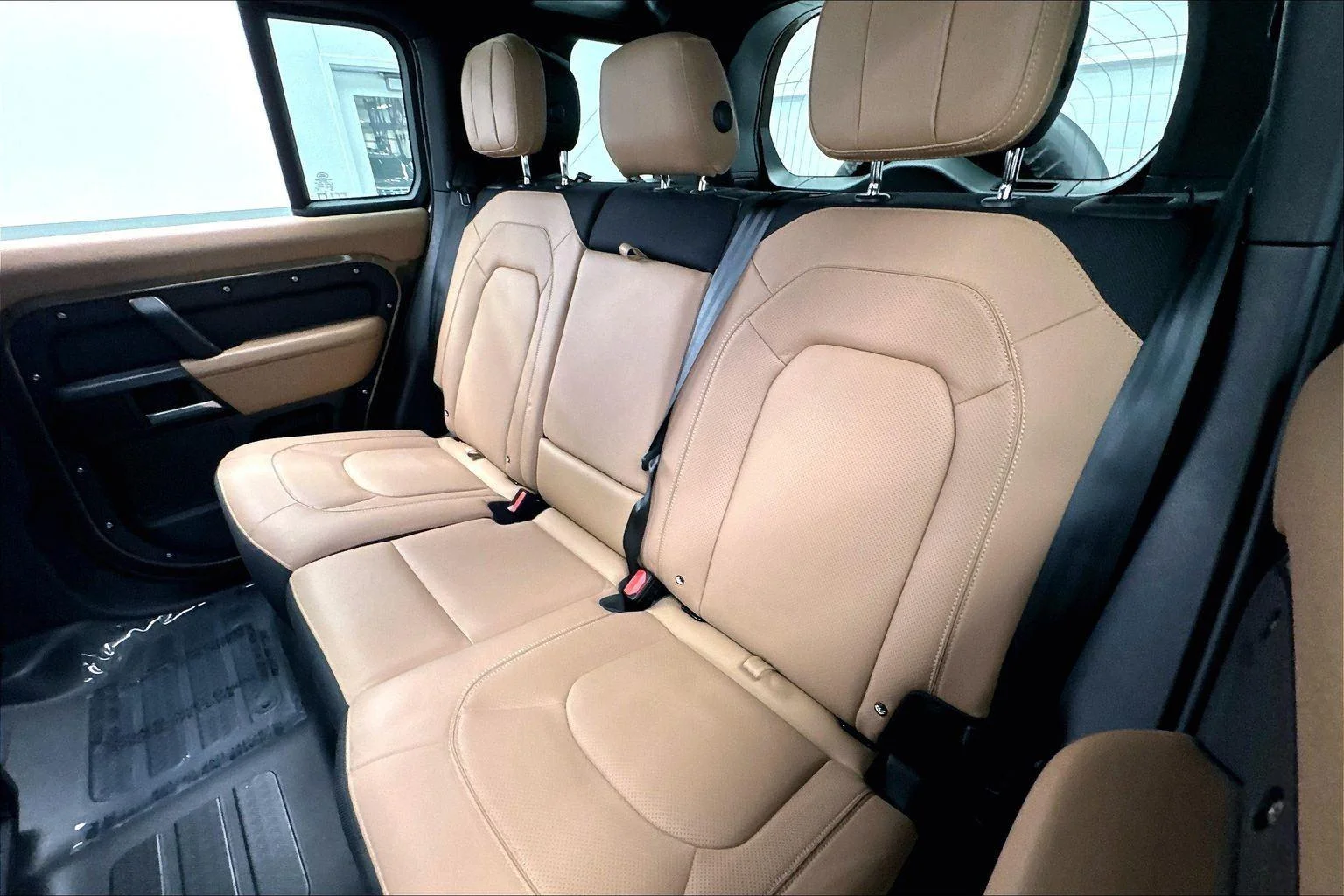 Used 2025 Gondwana Stone Metallic Land Rover X image 23