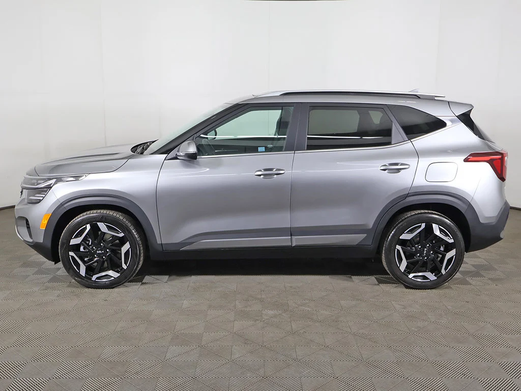 Certified Used 2024 Gray Kia SX image 19