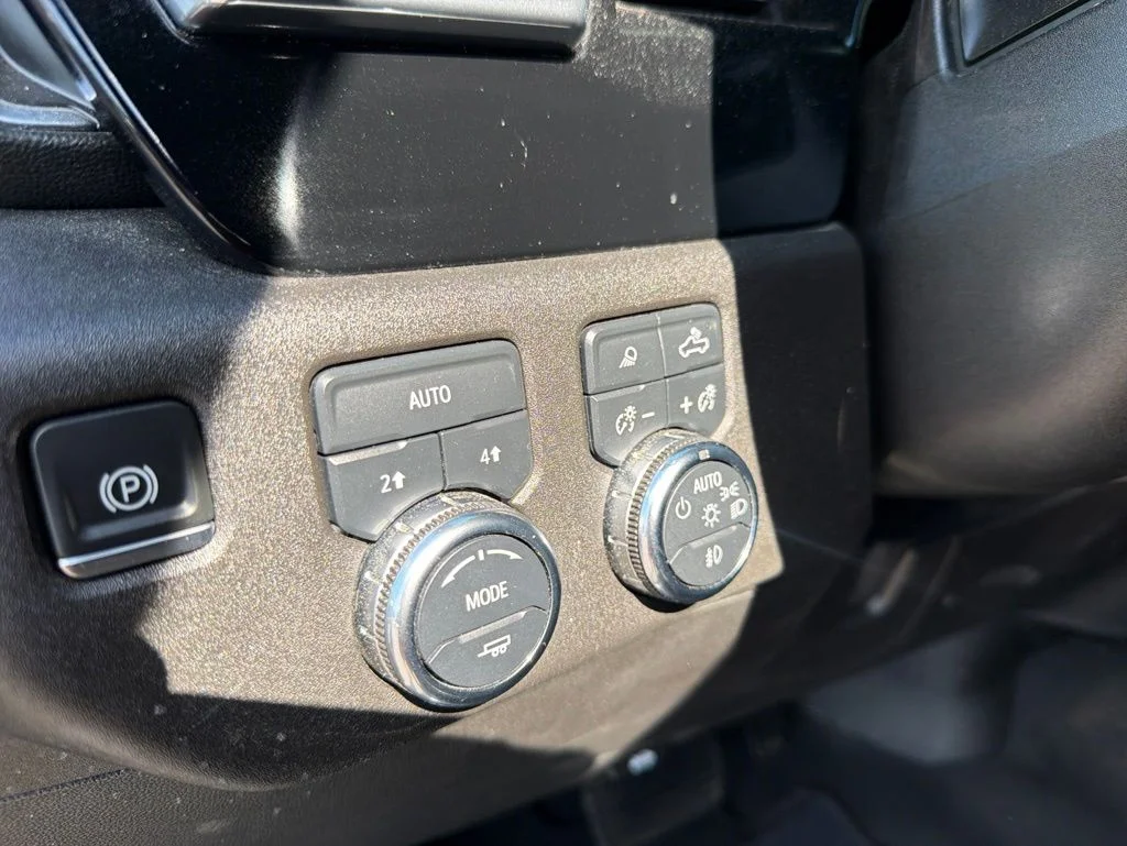 Used 2025 Silver GMC SLT image 15
