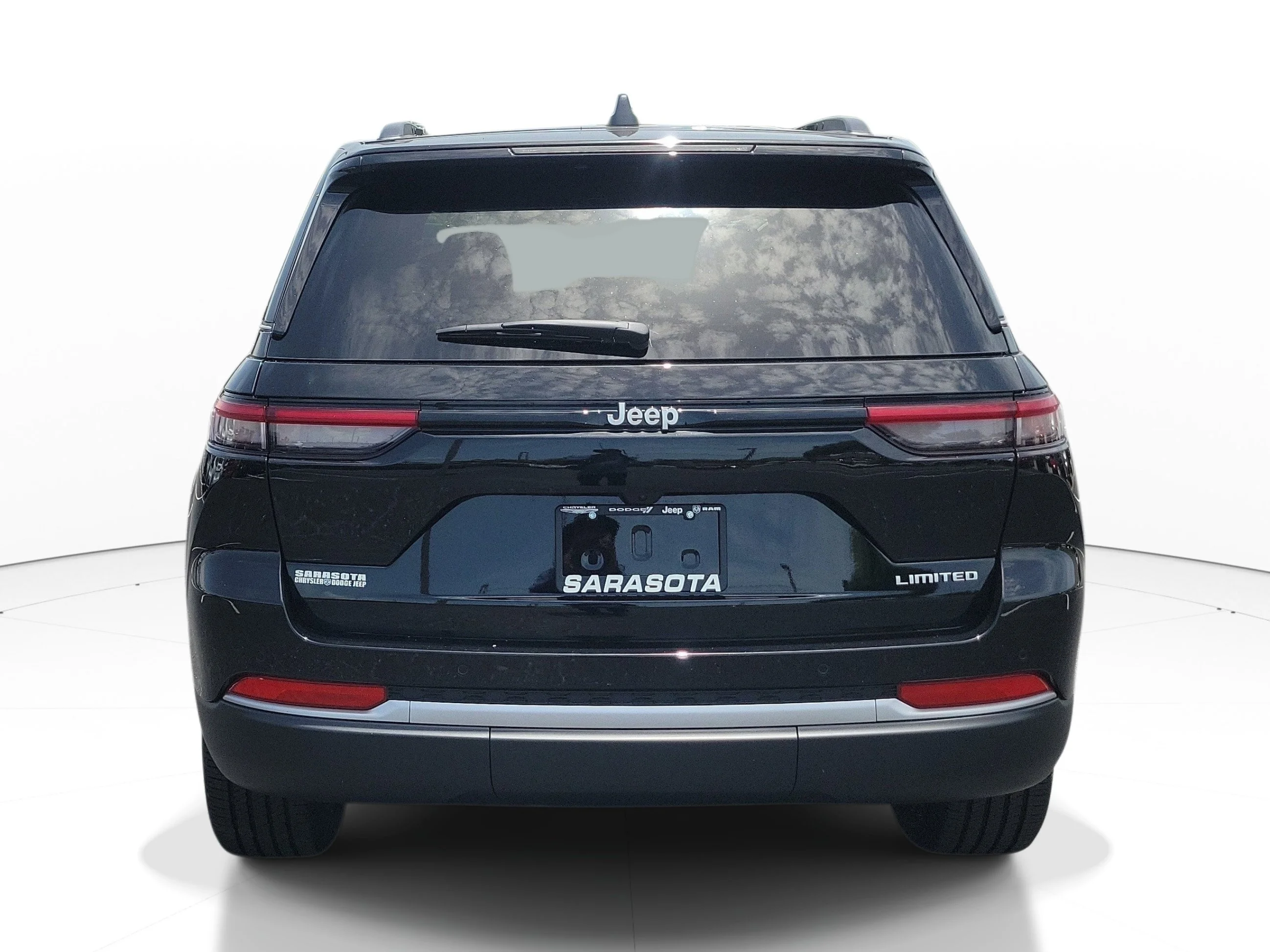 New 2026 Diamond Black Crystal Pearlcoat Jeep Limited image 5