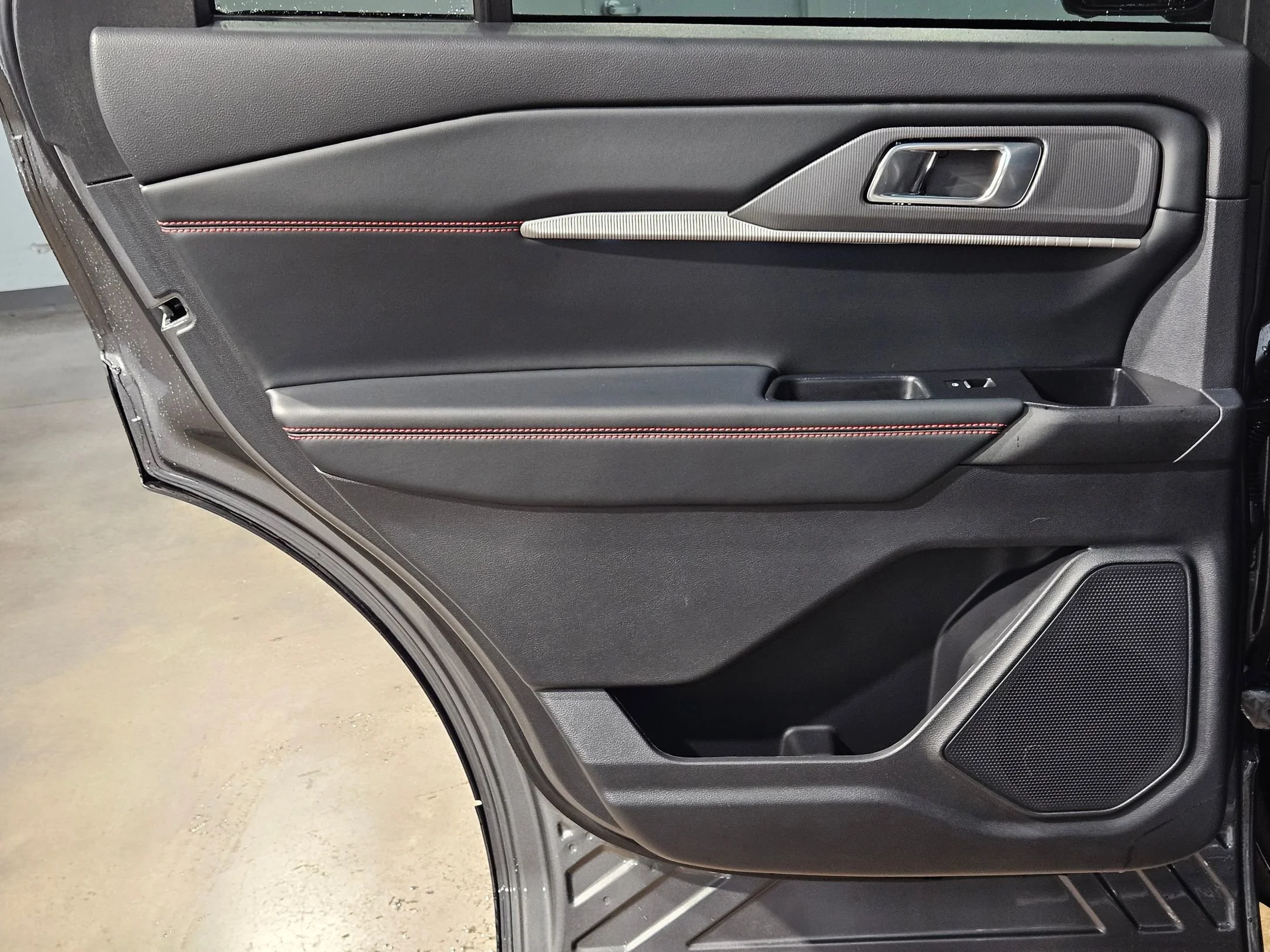 Used 2025 Carbonized Gray Metallic Ford ST image 33