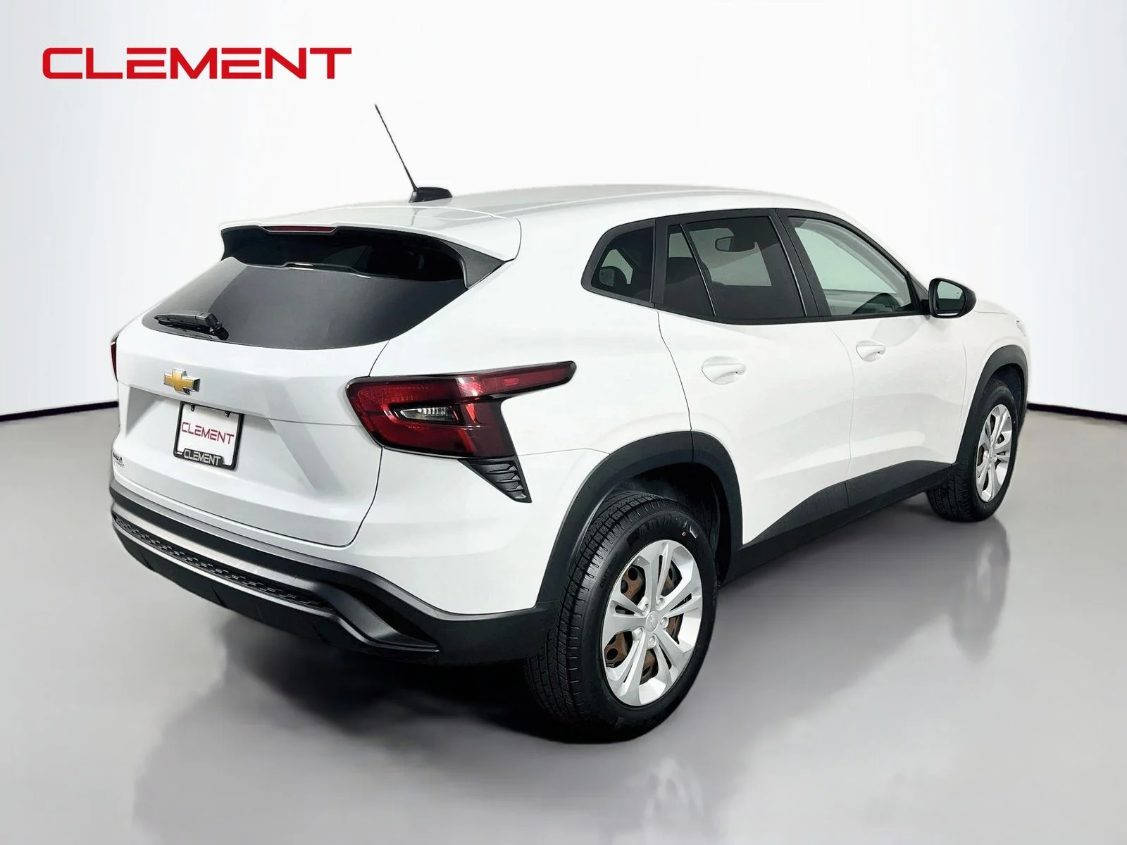 Used 2024 White Chevrolet LS image 7