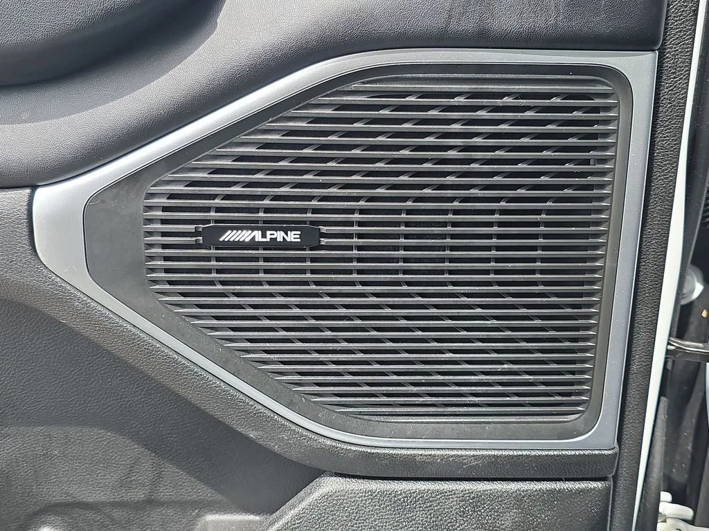 Used 2023 White Jeep Base image 20