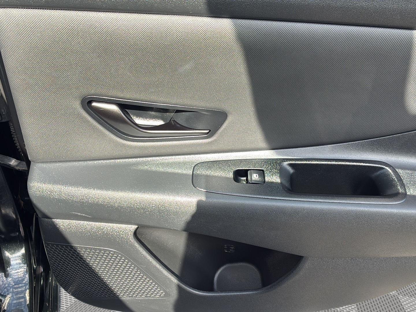2025 Hyundai Elantra SEL - Photo 15