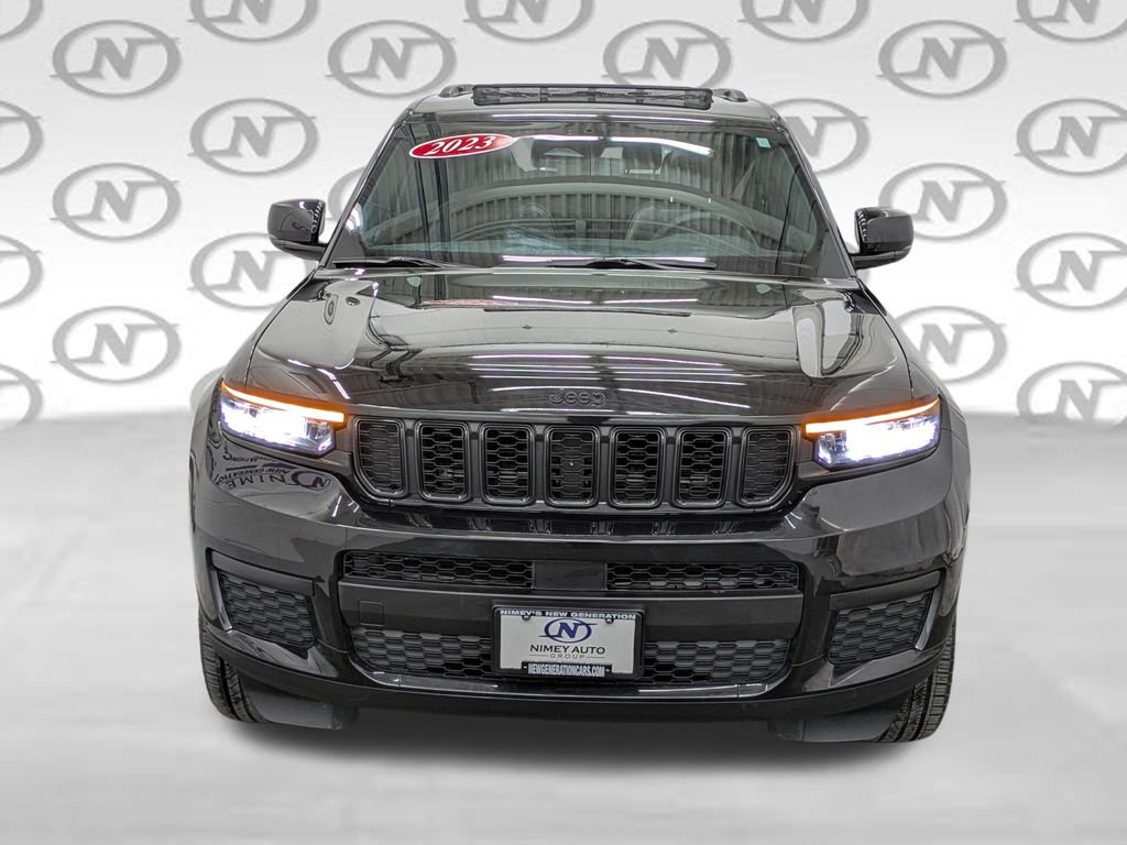 Used 2023 Black Jeep Altitude image 33