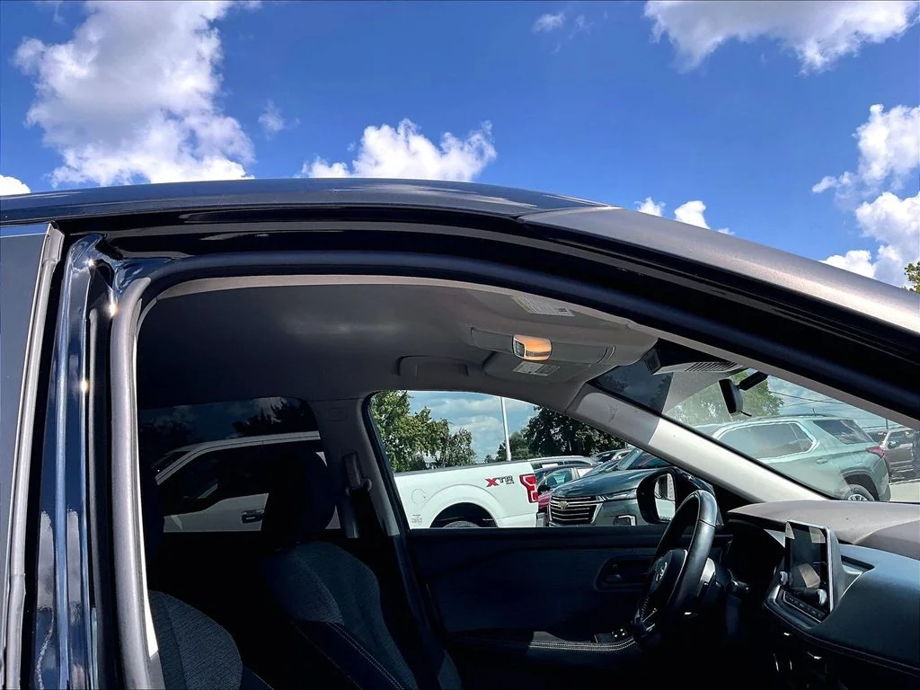 Used 2021 Black Nissan S image 23