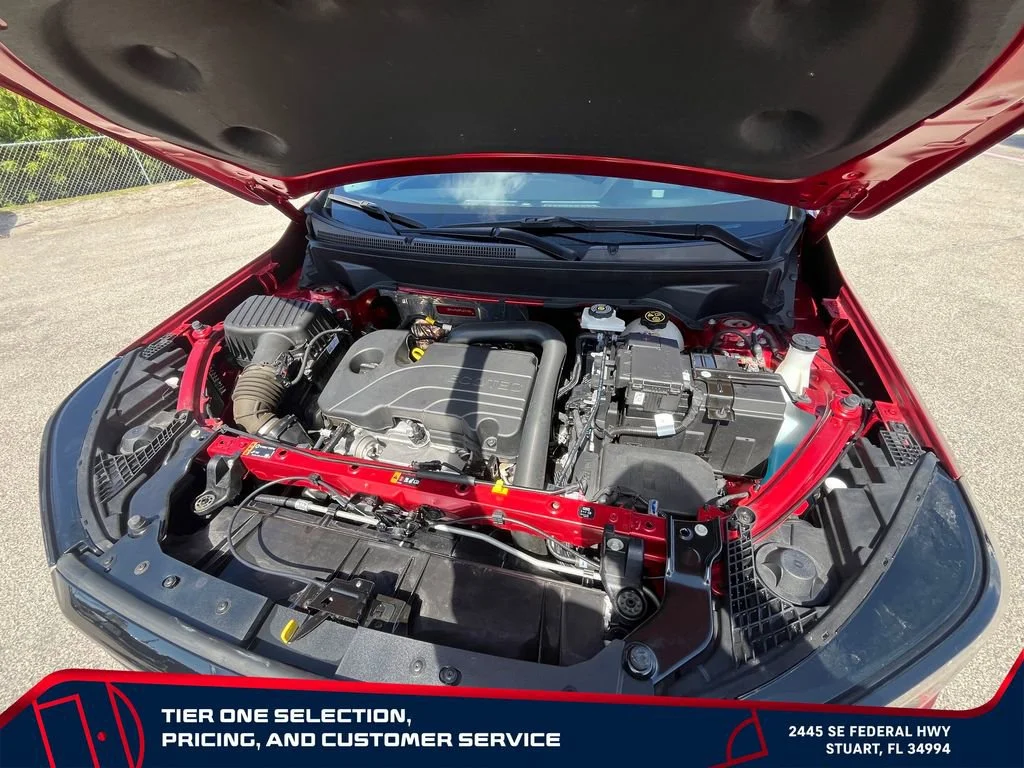 Used 2023 Volcanic Red Tintcoat GMC SLT image 22